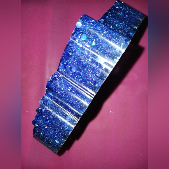 Custom Acrylic Ashtray! - Picture 2 of 6